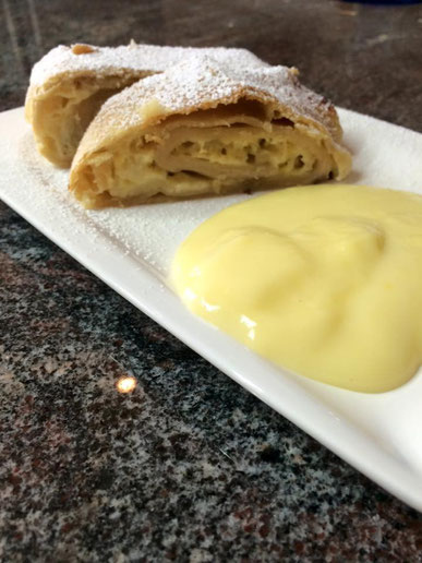 Topfenstrudel