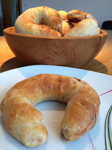Frühstückskipferl mit Vollkornmehl