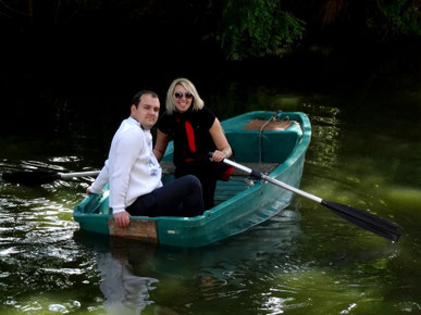 weekend romantique au château - promenade en barque autou du chateau-fort de Tennessus