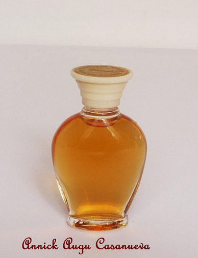 MINIATURE CI-DESSUS, PRESENTEE SEULE - FEMME PARFUM DE TOILETTE