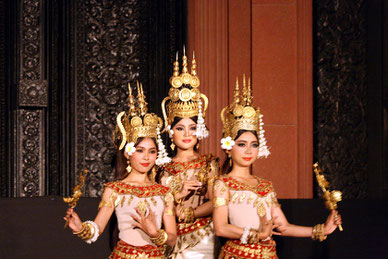 天女　アプサラの踊り　女神　インドネシア　インド　タイ　アジア　紫檀　黒檀 天女 アプサラの踊り 女神 インドネシア インド タイ アジア