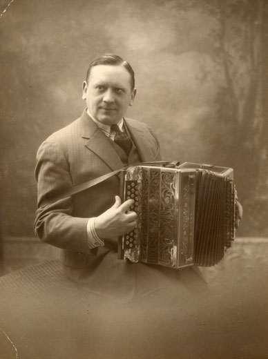 L’accordéoniste Émile Vacher, l’un des créateurs du genre musette (coll. Philippe Krümm)