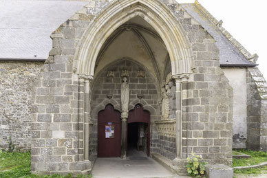 Bild: Portal der Église Saint-Suliac
