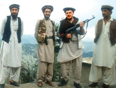 Statsminister Lars Løkke Rasmussen på besøg hos mudjahidinerne i Afghanistan i slutningen af 1980`erne