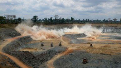 Goldabbau in Ghana im Tagebauverfahren