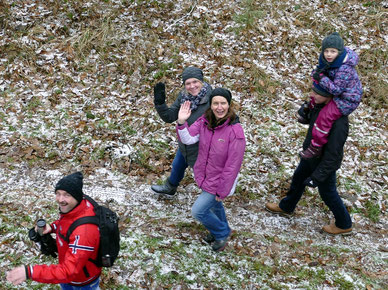 Egal wie das Wetter oder die Beschaffenheit des Weges waren, Spaß hatten alle. (auch der Fotograf im Baumwipfel)