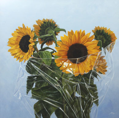 Zonnebloemen in plastic - te zien bij Galerie Montulet - www.montuletgalleries.com