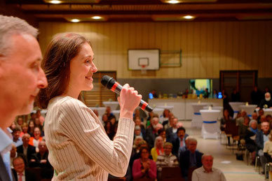 Lea Kirn Schauspielerin Moderatorin TSV Altensteig 175 Turnen Verein Musical Theater Film TV