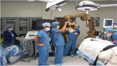 福島孝徳先生との手術　DUKE大学病院の手術室写真