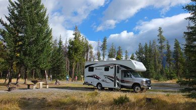 unser Stellplatz auf dem Tunnel Mountain Campground