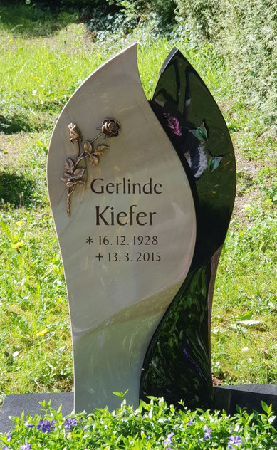 Design Grabstein in Pirmasens