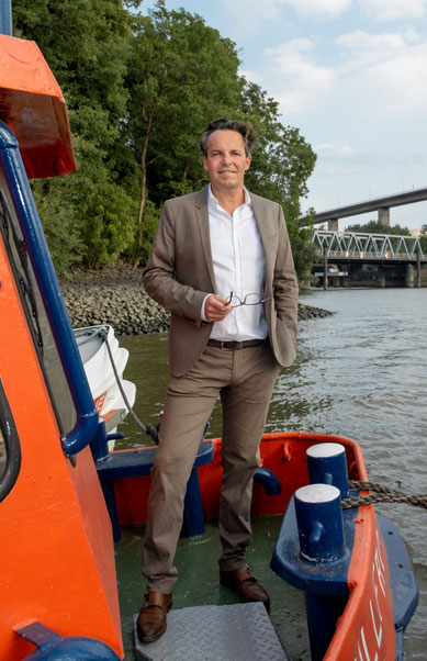Christoph Lucks bei einer Messkampagne im Bereich Brücken- und Bauwerksmonitoring