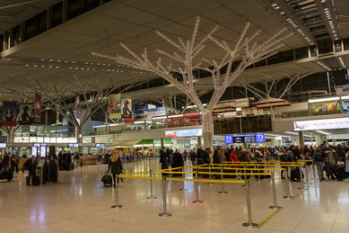 Abflughalle Flughafen Stuttgart