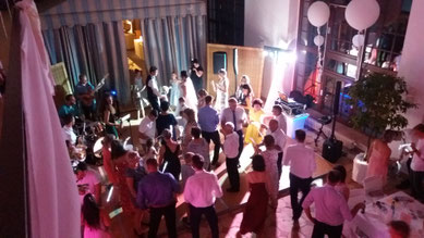 Single party bautzen Επενδύω στα αγγλικά