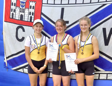 Janna Friedrich, Amelie Offer und Greta Pohl; es fehlt auf dem Bild: Gordon Hanso