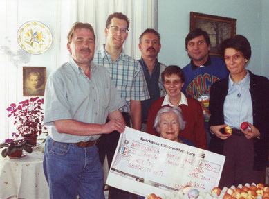 Ferdinand Uecker (von links), Michael Meixner, Michael Kühn, Elfriede Fliedner, Gunhilde Hecker, Manfred Wille und Bettina Zöckler in Madrid