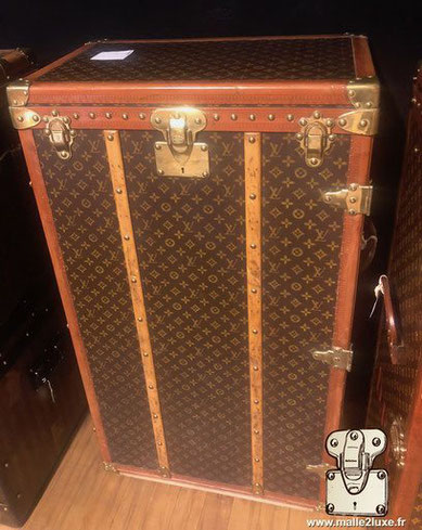 malle a chaussure Louis Vuitton latte en bois de hêtres