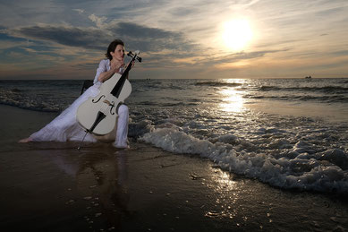 Ravienne Art Model - Foto, Strand, Meer, Domburg, Cello, Sonnenuntergang