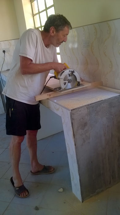 Siggi at this Sunday workt... building a filling cabinet...