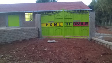 The new gate. A great result of the painting work of Siggi...