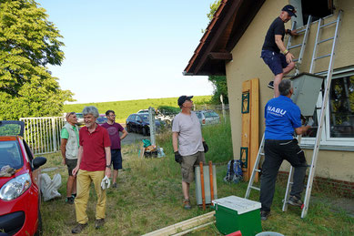 Foto: A. Röhm, viele Hände machen der Arbeit ein schnelles Ende