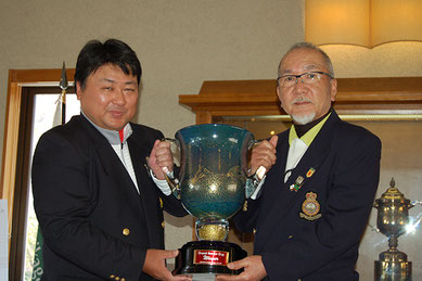 優勝者　萩原選手（右）