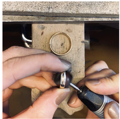 Einzigartige Trauringe, von Hand gefertigt in München. Nachhaltig, individuell & mit Liebe gestaltet – für Paare, die mehr als Standard wollen.