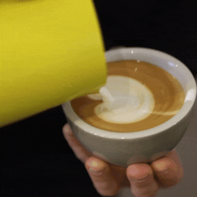 Pouring a Latte Art heart