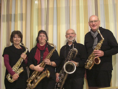 Querbeet Sax: Sigrid Kinger (Altsaxophon), Martina Bieschke (Tenorsaxophon), Franz-Josef Duppré (Baritonsaxophon), Klaus Luig (Altsaxophon), v. links n. rechts