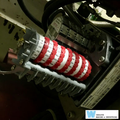 The Siemens SQN30.111A2700 servomotor during maintenance.