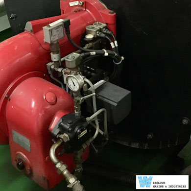 The Siemens SQM10.16562 servomotor operating on a Weishaupt burner on a ship.