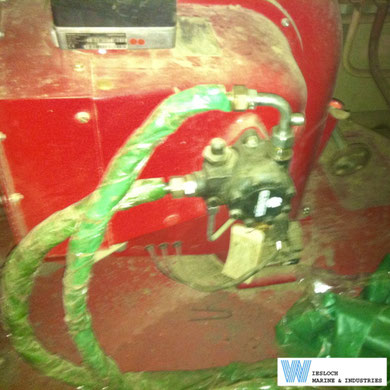 Weishaupt L7Z burner aboard an ethylene carrier, showing a Suntec fuel pump and Siemens SQM10 servodrive.