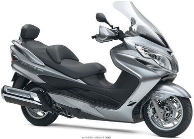 400リミテッドABS/78万7,500円◎オールトグレーメタリック(既存色/写真)の1色のみで展開