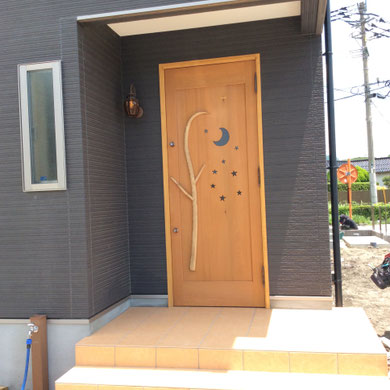 木のドア　木製玄関ドア