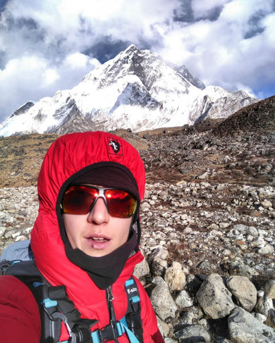 Delphicaphoto in Nepal with Makalu in the background