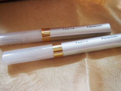 まゆ毛用と産毛用に刃の大きさを取りかえるのが面倒なので二本。電池が切れても安心^^
