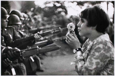 "Jeune fille à la fleur", Marc Riboud