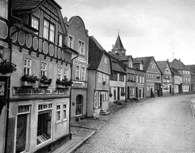 2. Haus von links Schuhladen Tannenbaum (Original Privatbesitz)