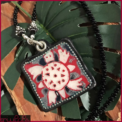 Portafortuna "Monsmundi" nero/rosso/bianco con simbolo della tartaruga