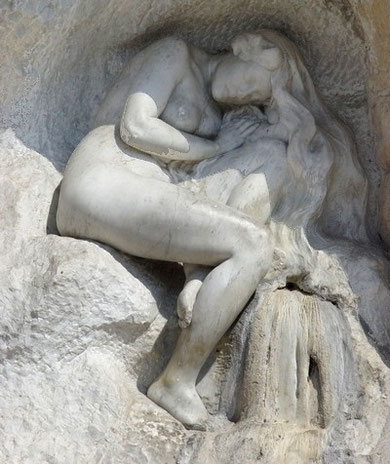 Sauconna, la déesse Saône, personnifiée à Chalon, devant le Musée Denon