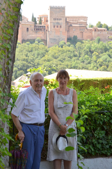 Magnifique rencontre avec le romancier, traducteur et chroniqueur espagnol Francisco Gil Graviotto à l'Alhambra de Grenade