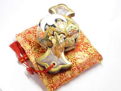 ２４３ 九谷焼手作り　希少価値高し　超珍品　 打ちでの小槌　昔話に出てきそう 243 九谷焼手作り 希少価値高し 超珍品 打ちでの小槌 昔話に出