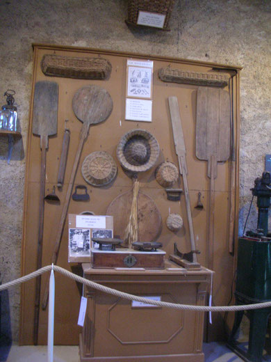 Matériel et comptoir de boulangerie