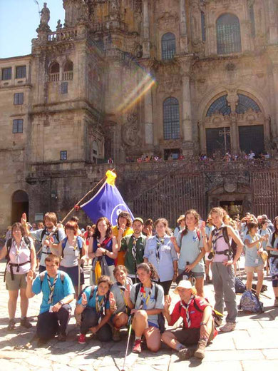Llegada de los pioneros y responsables a Santiago de Compostela