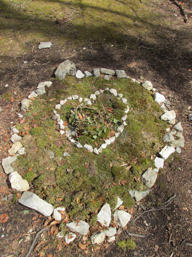 ....... Willkommensgeste im Wald.