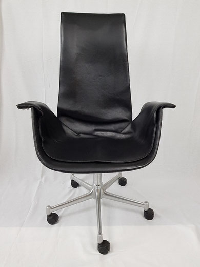 Preben FABRICIUS et Jorgen KASTHOLM fauteuil BIRD ou FK édition Walter Knoll 1989