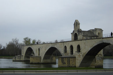 le pont Bézenet, le fameux pont d'Avignon... On n'y a pas dansé... prix d'accès déraisonnable!