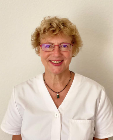 Annina Seminaroti, TCM Therapeutin, Praxis Sarah Diez Baden