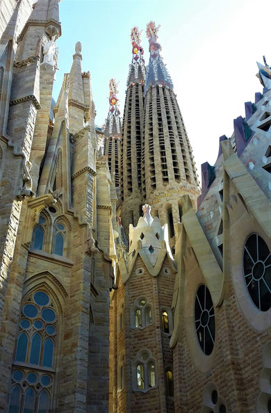Fotoparade - die schönsten Fotos von Reisezielen in Europa - Gaudis Meisterwerk die Sagrada Familia in Barcelona