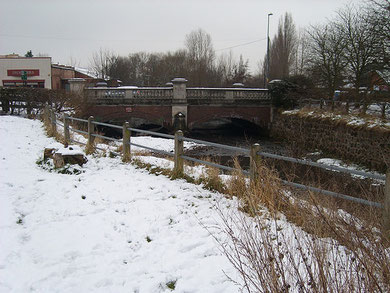 Bridge over the Cole on the Stratford Road. The photographer is standing pretty much on the site of Greet Mill. Image downloaded from flickr © ‘All Rights Reserved’ Fenchurch again/ Hannah R H Newton and used with her kind permission.